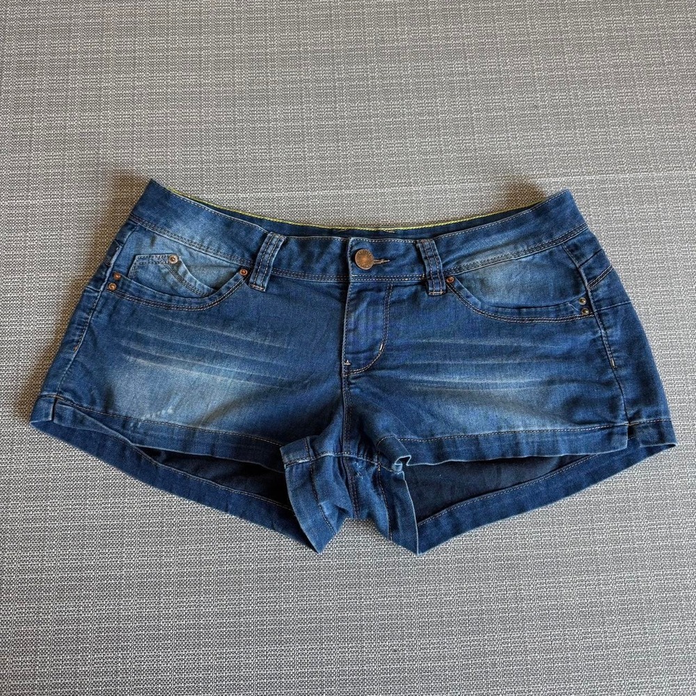 WannaBettaButt YMI Y2K low rise denim shorts women's size 9